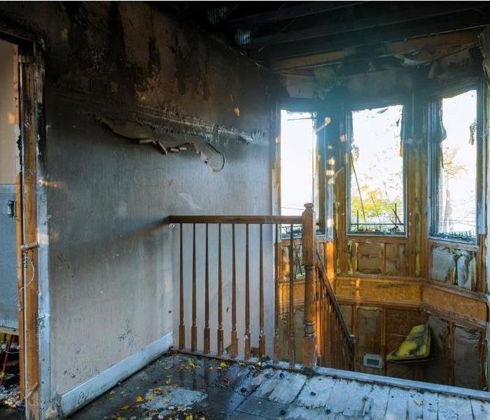 Burned house in Phoenix leaves odors behind